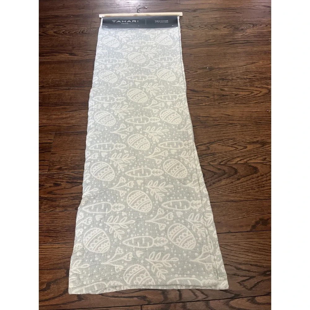 Tahari Table Runner 14